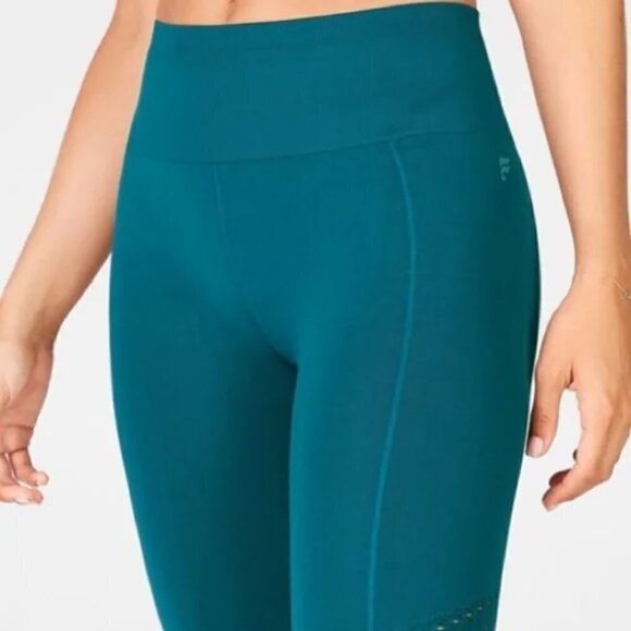 Fabletics Sync High-Waisted Perforated 7/8 Leggings NWT - Picture 4 of 17